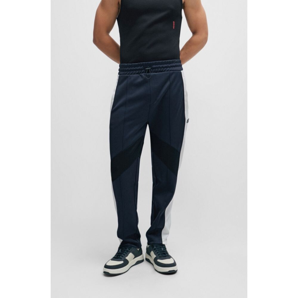 Спортивные брюки свободного кроя с цветными блоками Hugo, цвет Dark Blue
Спортивные брюки свободного кроя с цветными блоками Hugo, цвет Dark Blue