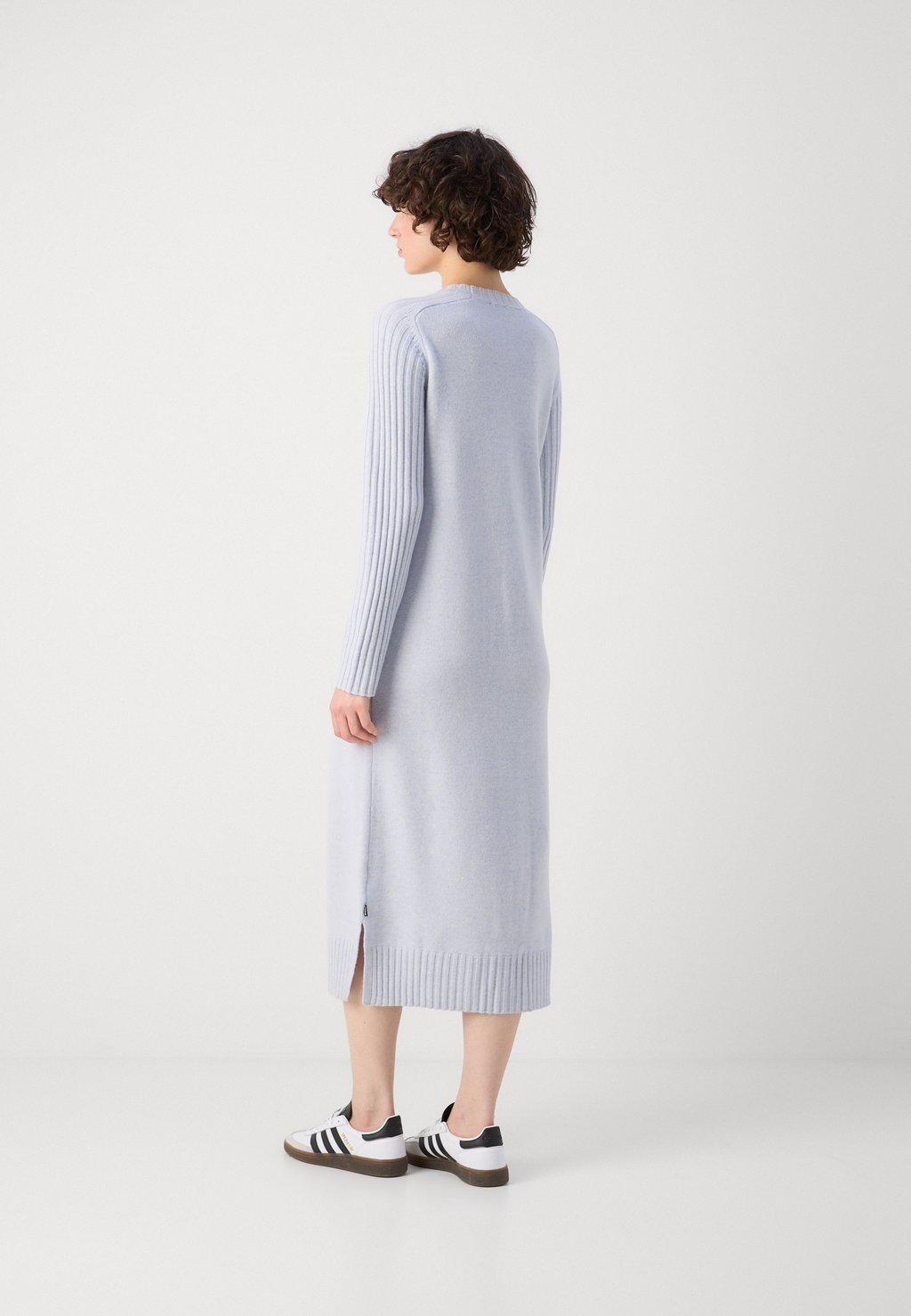 Платье-джемпер DRESS WOMAN Ecoalf, серый
Платье-джемпер DRESS WOMAN Ecoalf, серый