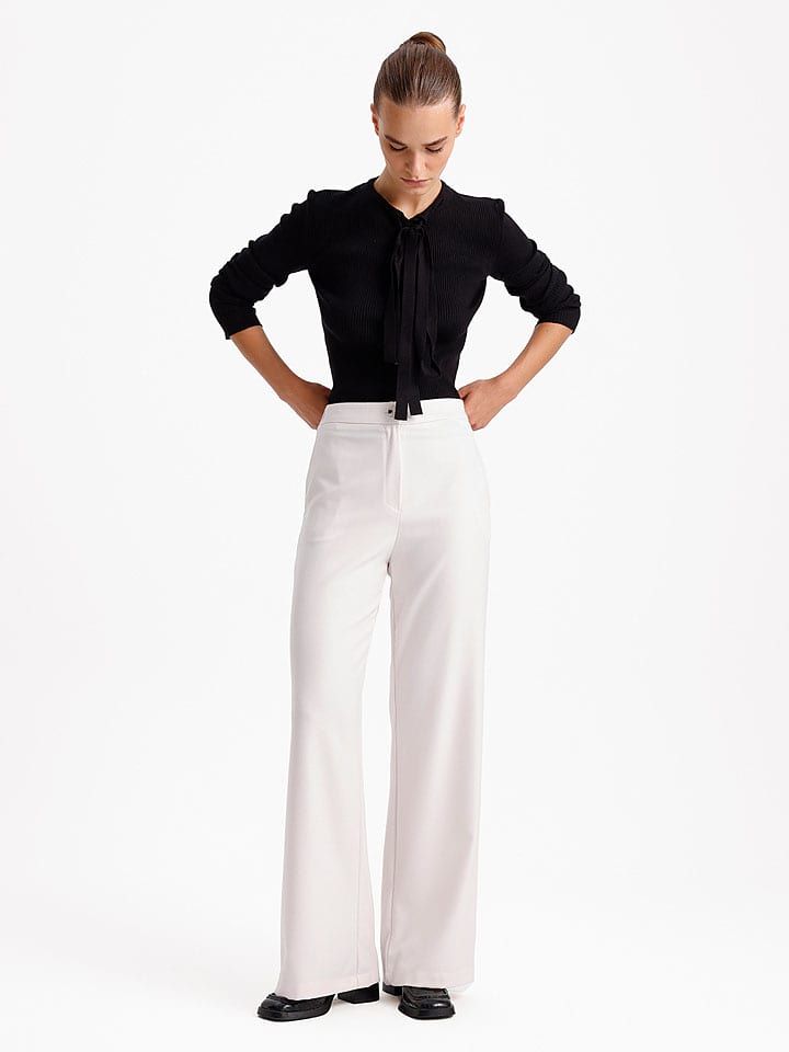 Тканевые брюки BGN, белый
Тканевые брюки BGN, белый