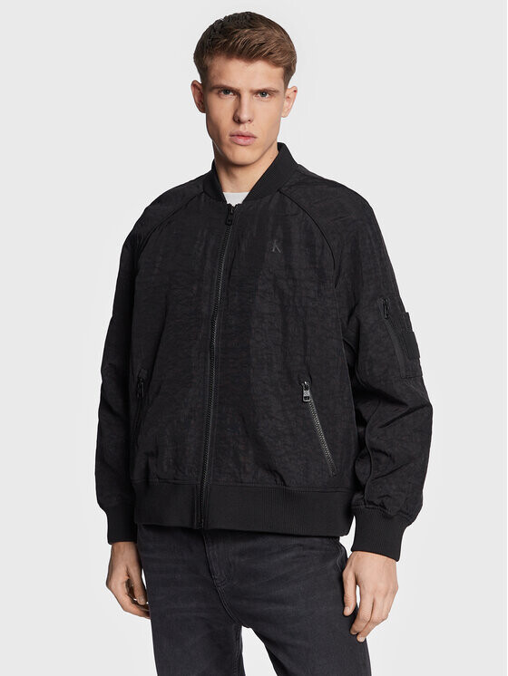 Бомбер свободного кроя Calvin Klein, черный
Бомбер свободного кроя Calvin Klein, черный