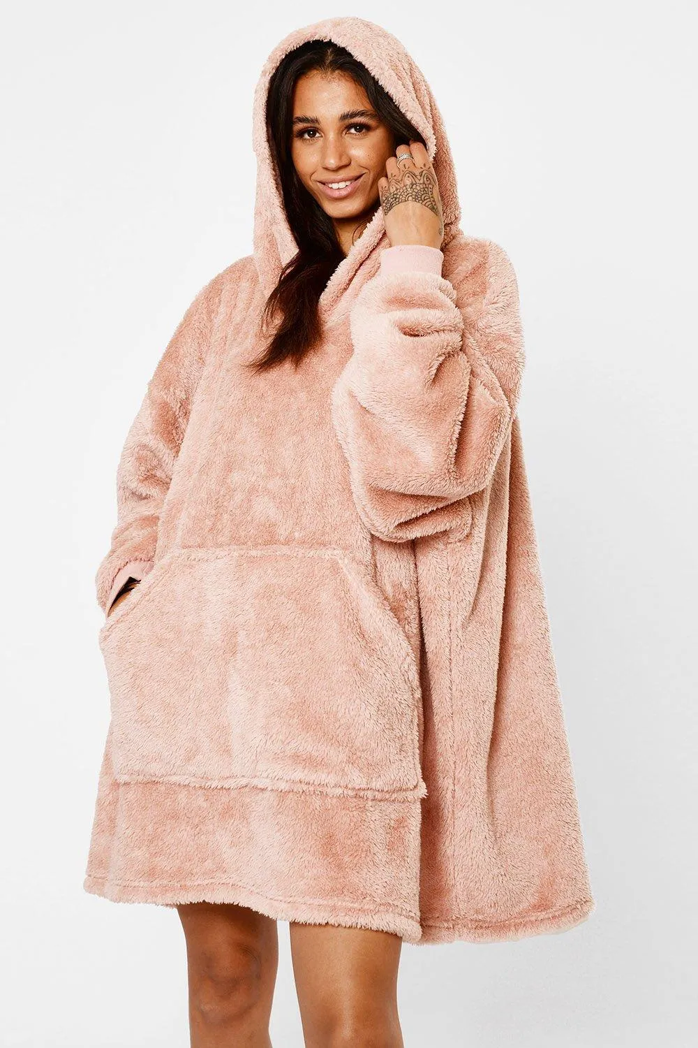 Объемное флисовое одеяло с капюшоном Teddy Giant, которое можно носить Brentfords, розовый 
Объемное флисовое одеяло с капюшоном Teddy Giant, которое можно носить Brentfords, розовый