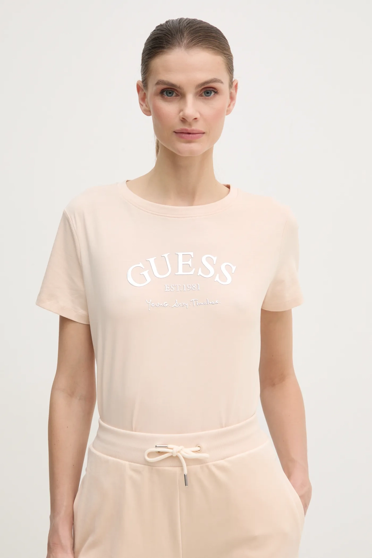 МАРГОТ футболка Guess, бежевый
МАРГОТ футболка Guess, бежевый