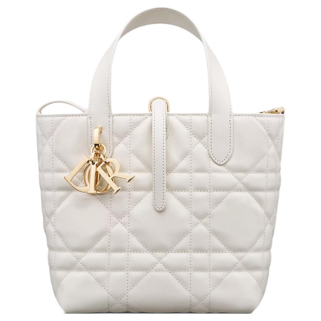 DIOR Сумка женская маленькая Toujours Cow Leather молочно-белая
DIOR Сумка женская маленькая Toujours Cow Leather молочно-белая