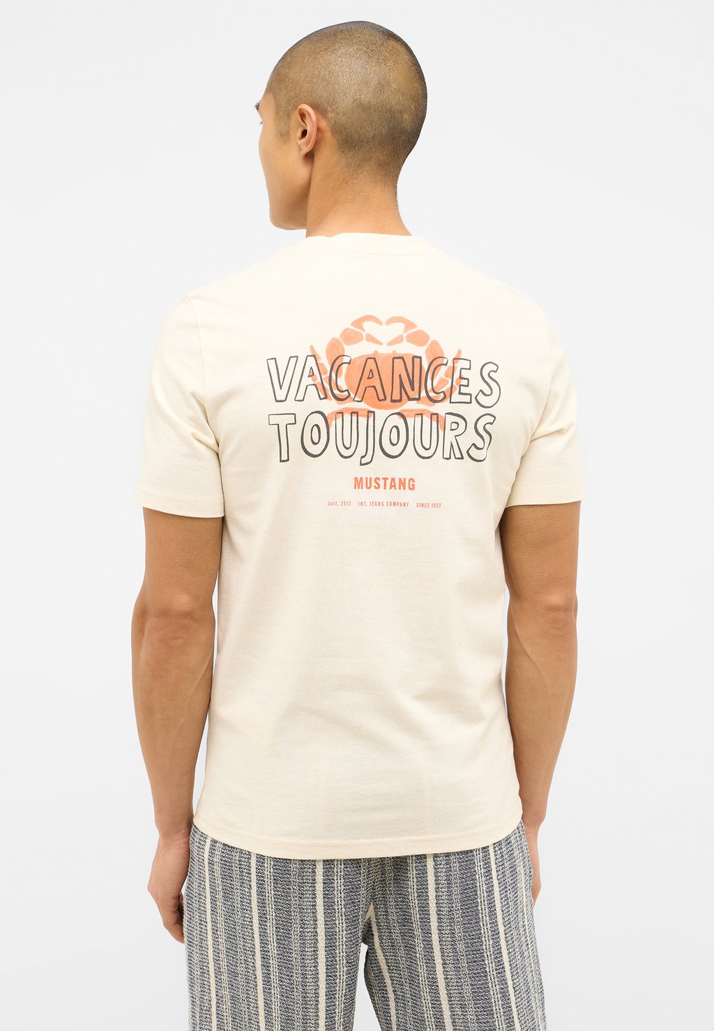 Футболка с принтом Mustang, кремовый
Футболка с принтом Mustang, кремовый