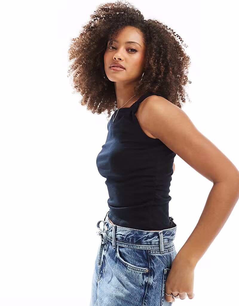 Топ с короткими рукавами из хлопка на закругленных плечах, черный
Топ с короткими рукавами из хлопка на закругленных плечах, черный