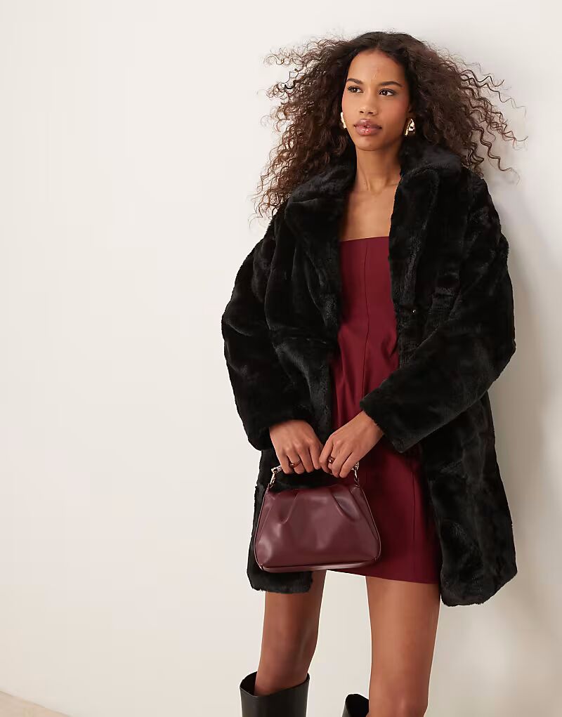 Искусственная шуба New Look черного цвета 
Искусственная шуба New Look черного цвета