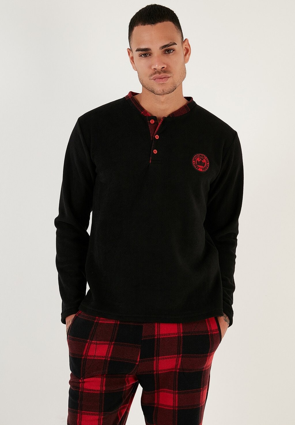 Пижамный комплект REGULAR FIT Buratti, черный
Пижамный комплект REGULAR FIT Buratti, черный