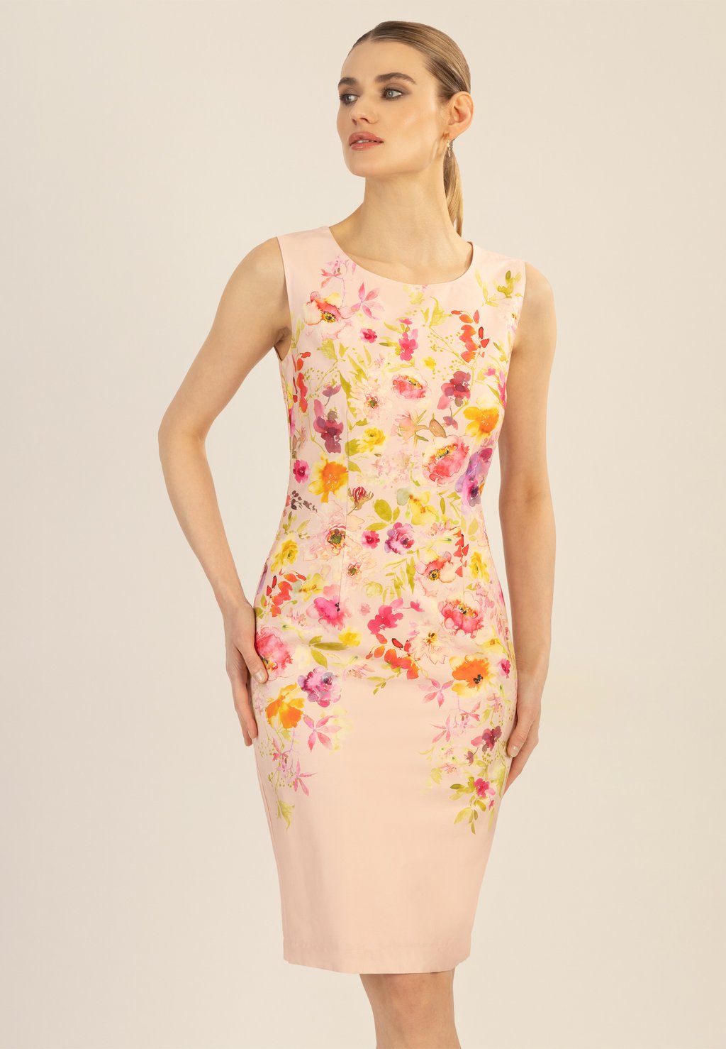 Платье-футляр Apart, светло-розовый
Платье-футляр Apart, светло-розовый