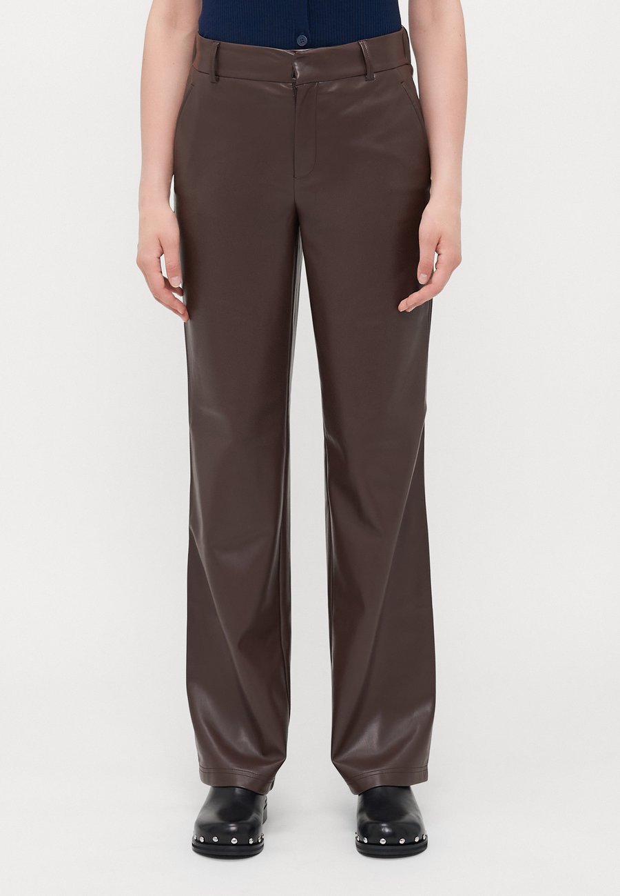 Брюки ONLY Tall ONLSMOOTH WIDE , Seal Brown/Brown
Брюки ONLY Tall ONLSMOOTH WIDE , Seal Brown/Brown