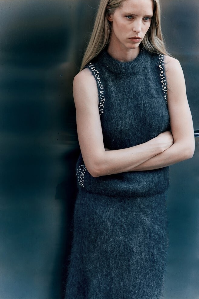 Топ из смеси мохера со стразами H&M, серый
Топ из смеси мохера со стразами H&M, серый