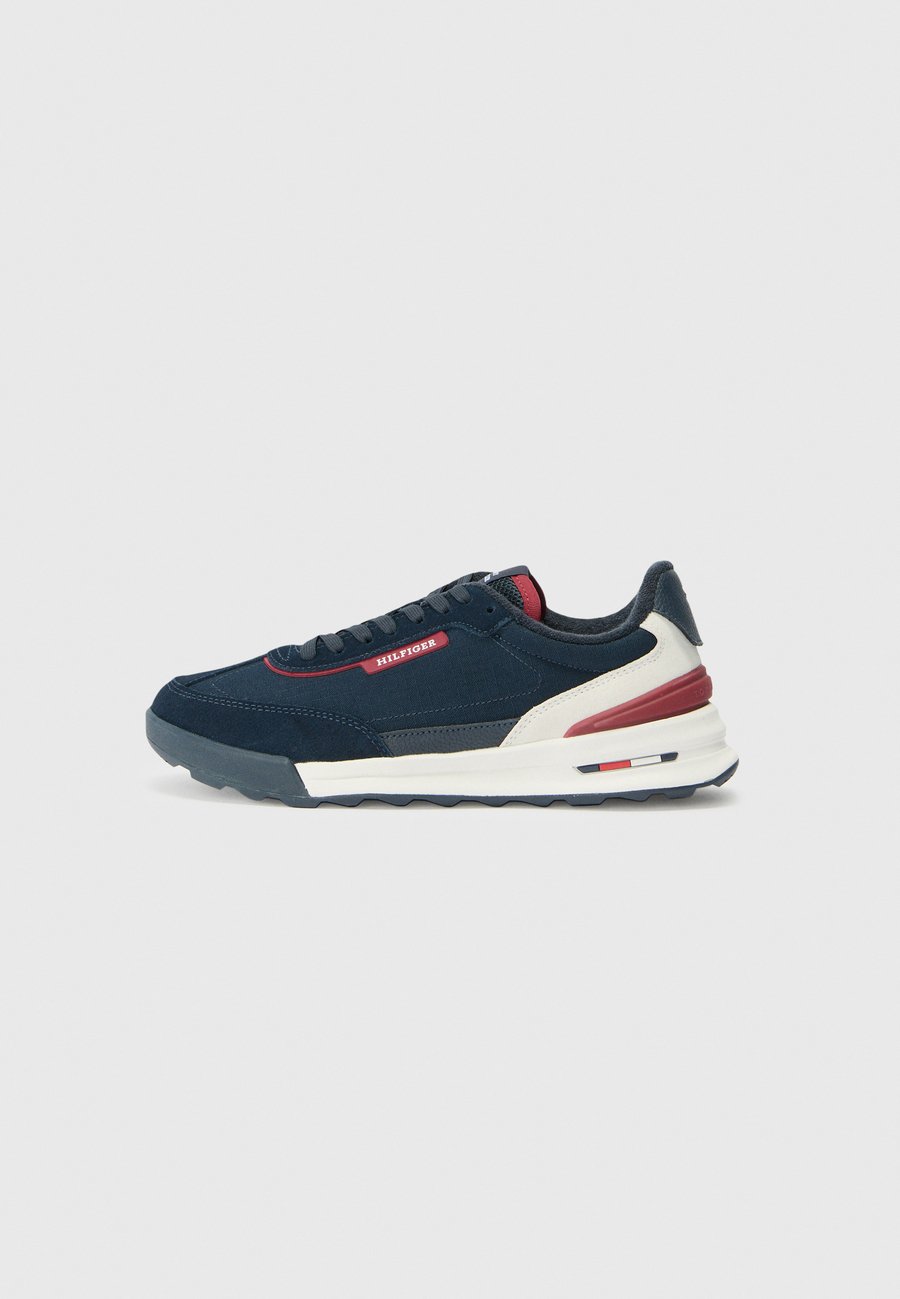 Кроссовки Tommy Hilfiger RETRO RUNNER MIX, Desert Sky/Dark Blue
Кроссовки Tommy Hilfiger RETRO RUNNER MIX, Desert Sky/Dark Blue