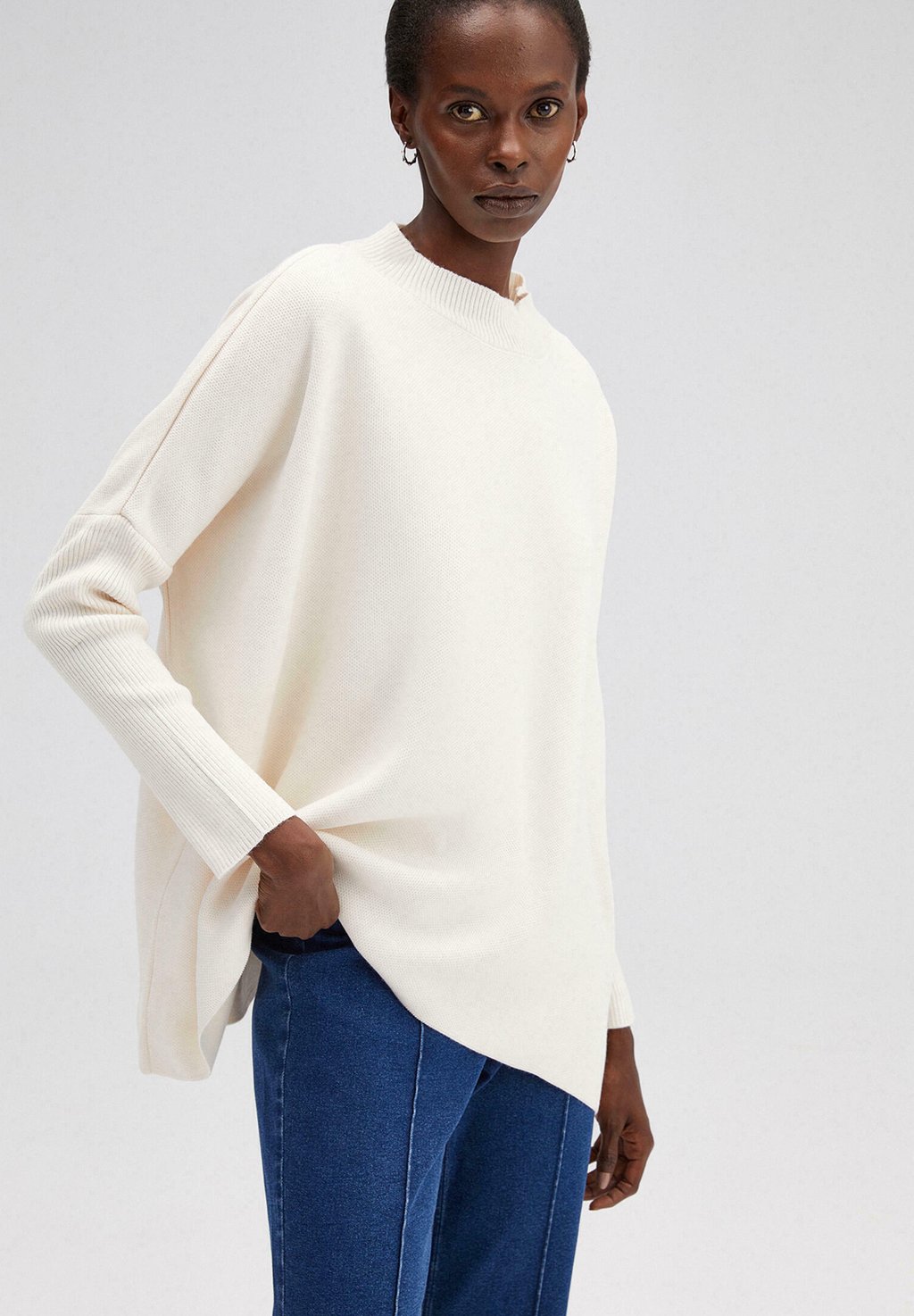 Джемпер DROP SHOULDER Touché Privé, белый
Джемпер DROP SHOULDER Touché Privé, белый