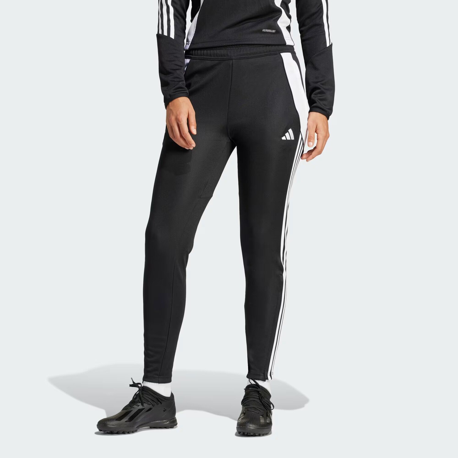 Тренировочные брюки Tiro 24 Adidas, цвет Black/White
Тренировочные брюки Tiro 24 Adidas, цвет Black/White