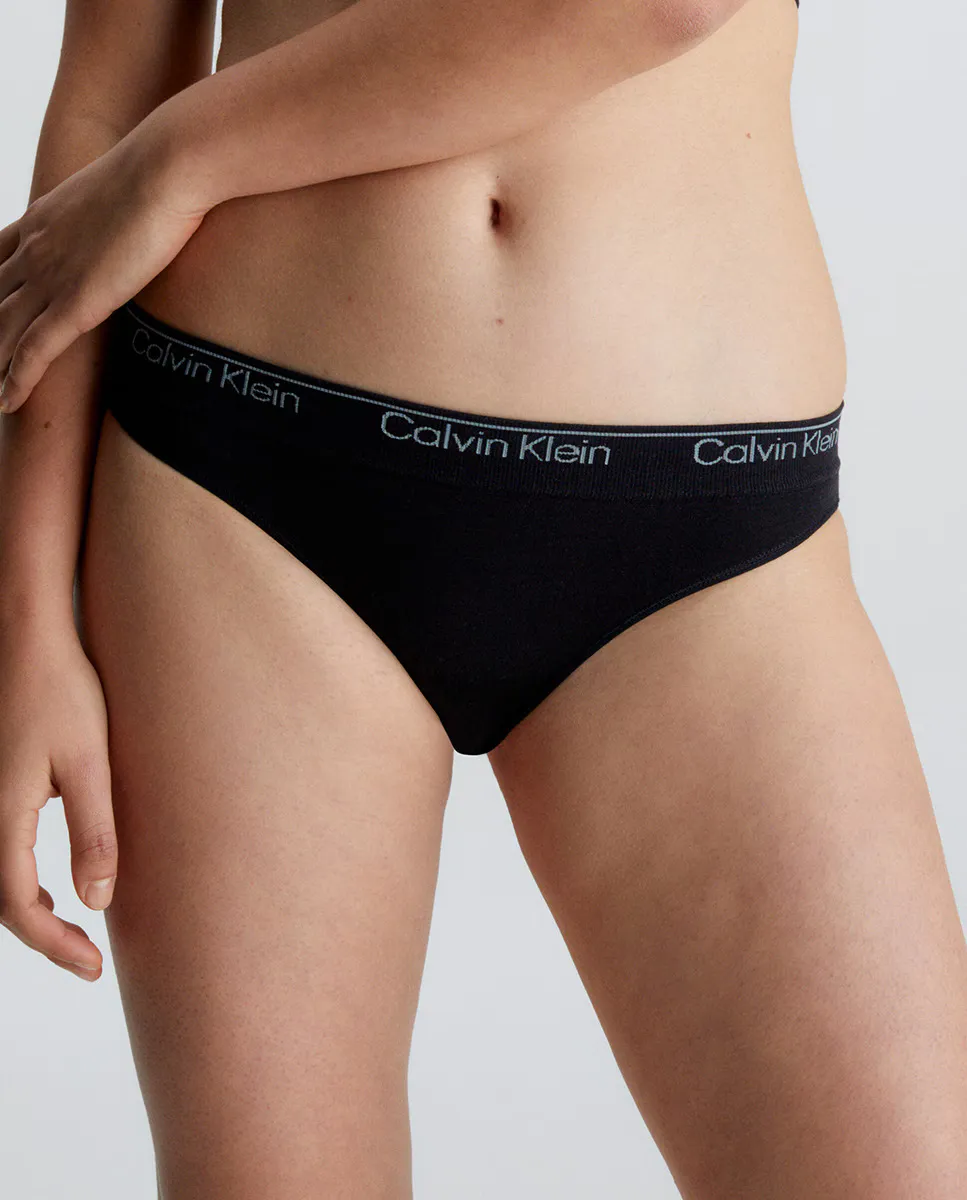 Классические трусики - Modern Seamless Calvin Klein, черный
Классические трусики - Modern Seamless Calvin Klein, черный