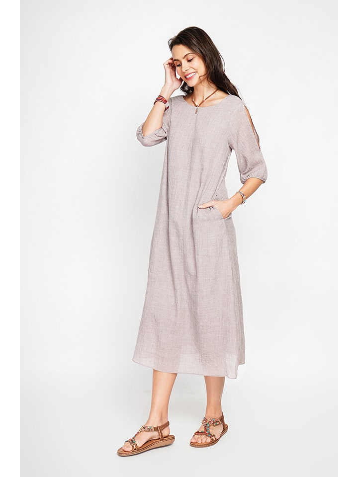 ASSUILI Льняное платье цвета таупе
ASSUILI Льняное платье цвета таупе