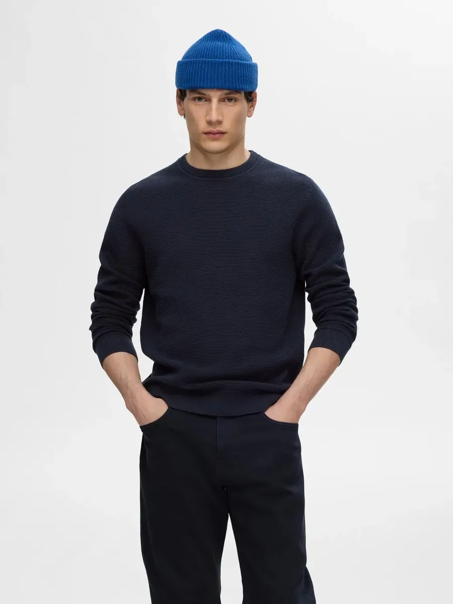 Вязаный свитер SELECTED HOMME "SLHROSS LS KNIT STRUCTURE CREW NECK NOOS", цвет Dark Sapphire
Вязаный свитер SELECTED HOMME "SLHROSS LS KNIT STRUCTURE CREW NECK NOOS", цвет Dark Sapphire