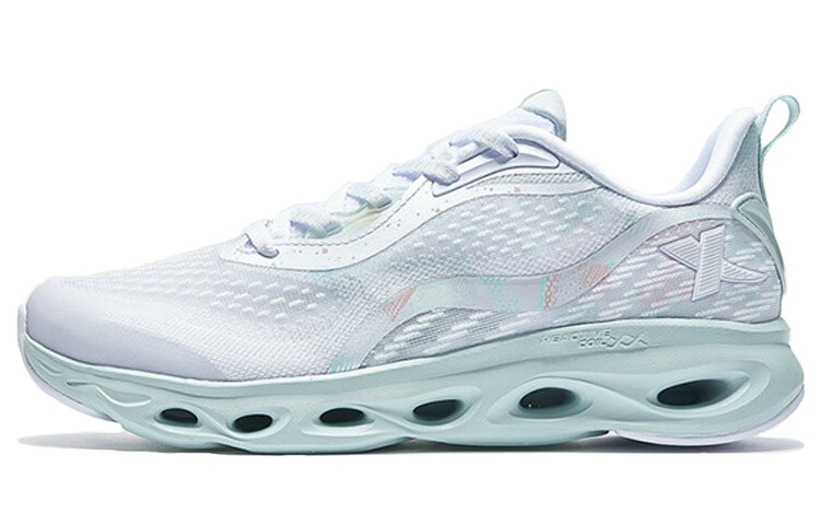 Кроссовки женские с низким верхом белые/зеленые Xtep
Кроссовки женские с низким верхом белые/зеленые Xtep