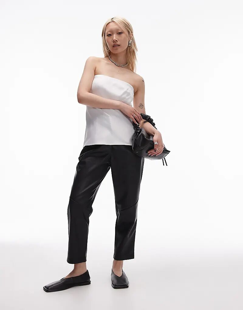 Брюки из искусственной кожи черного цвета Topshop
Брюки из искусственной кожи черного цвета Topshop