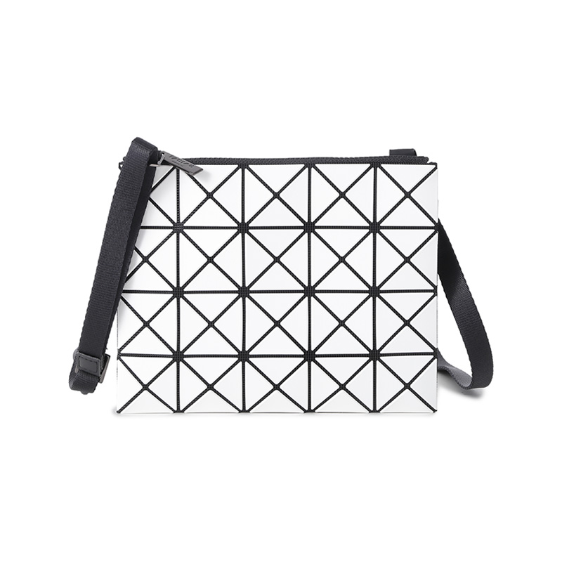 Сумка через плечо из ПВХ, черно-белая женская ISSEY MIYAKE
Сумка через плечо из ПВХ, черно-белая женская ISSEY MIYAKE