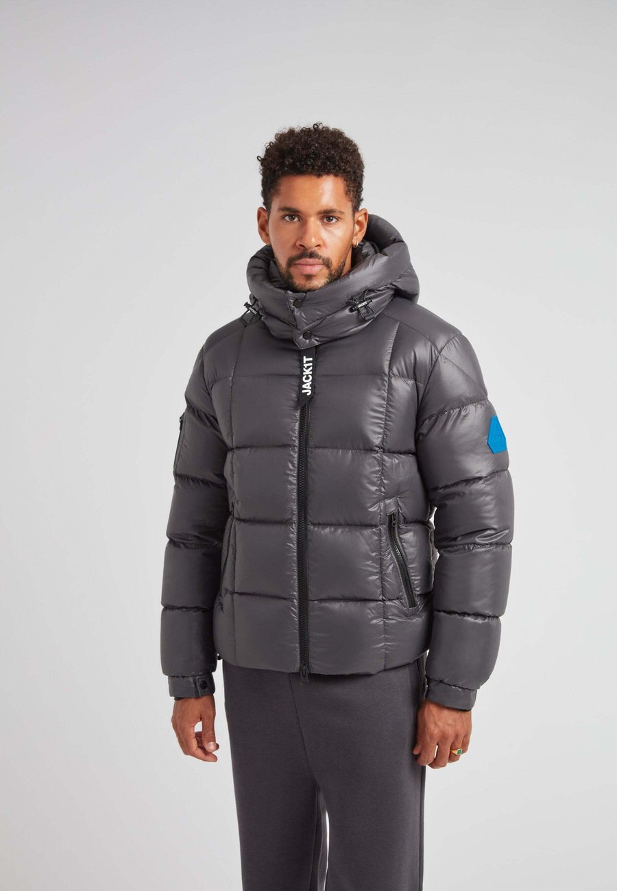 Куртка JACK1T EZ BOXED PUFFER RACER LUX, Graphite Black/Grey
Куртка JACK1T EZ BOXED PUFFER RACER LUX, Graphite Black/Grey