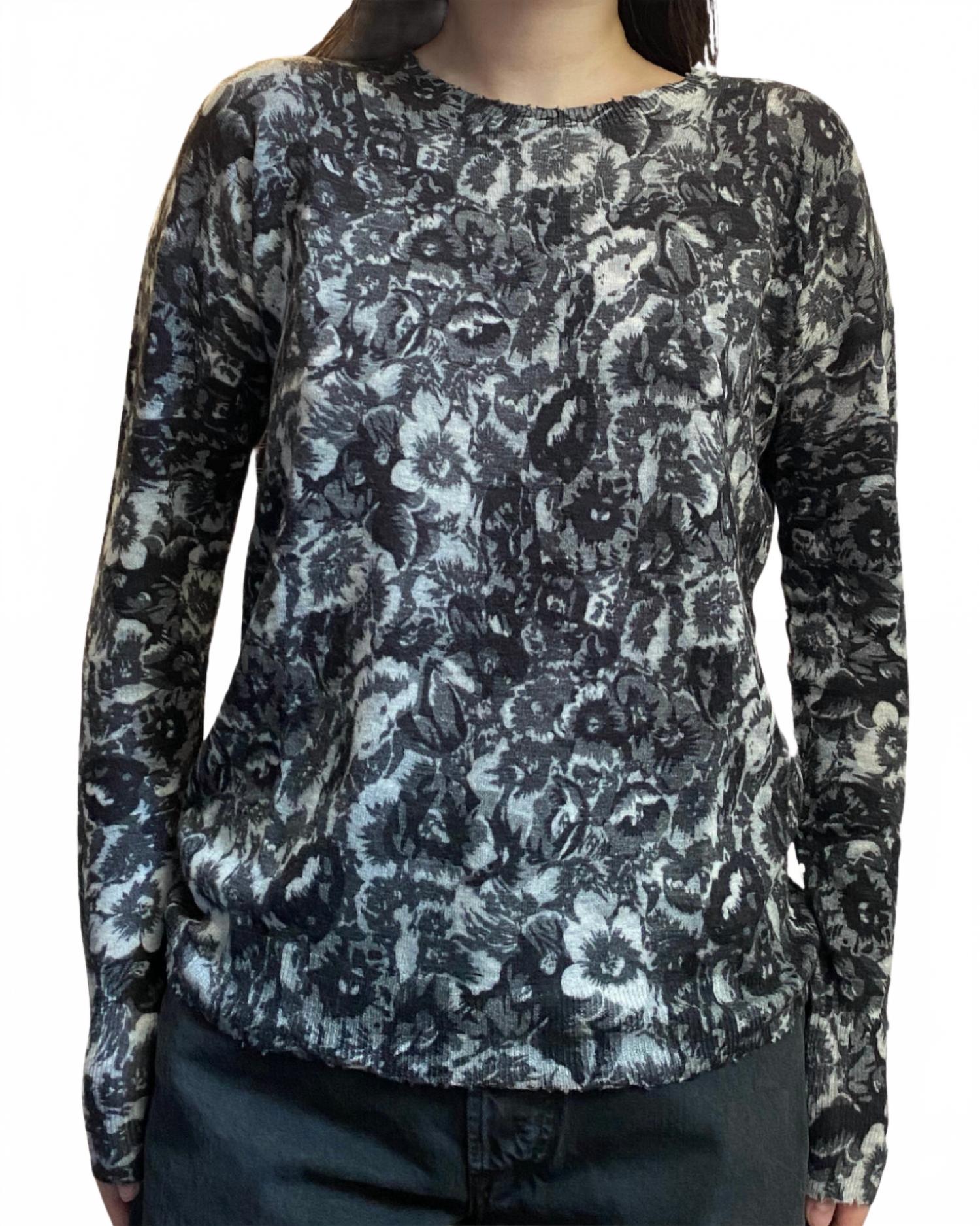 Черный полупрозрачный худи с цветочным принтом и эффектом потертости Autumn Cashmere
Черный полупрозрачный худи с цветочным принтом и эффектом потертости Autumn Cashmere