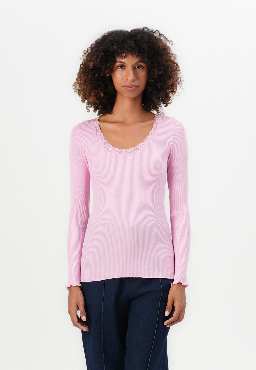 Топ Rosemunde BABETTE U NECK, Prism Pink/Pink
Топ Rosemunde BABETTE U NECK, Prism Pink/Pink