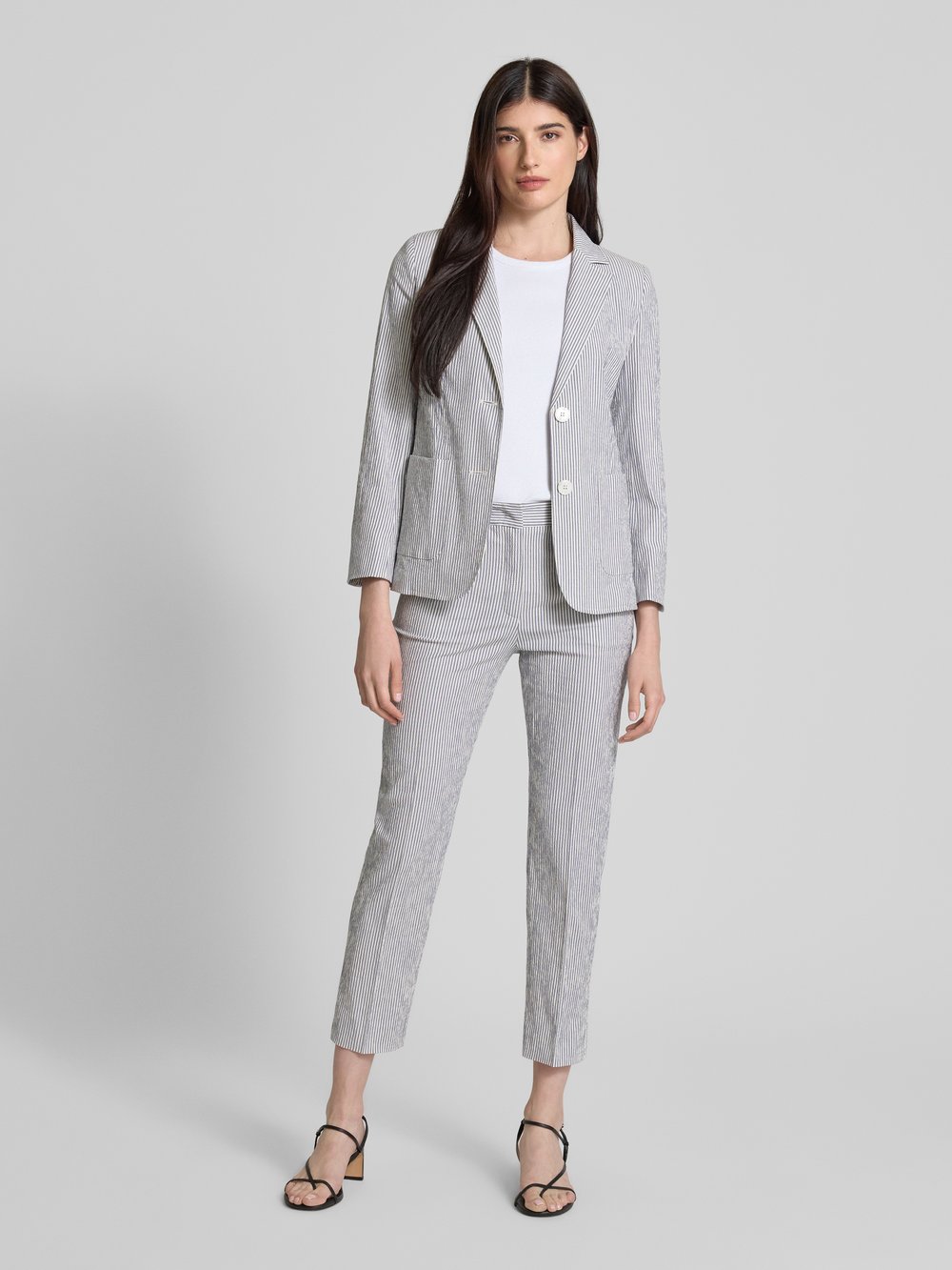 Брюки облегающего кроя укороченного покроя, модель «STARLET» Weekend Max Mara, темно-синий
Брюки облегающего кроя укороченного покроя, модель «STARLET» Weekend Max Mara, темно-синий