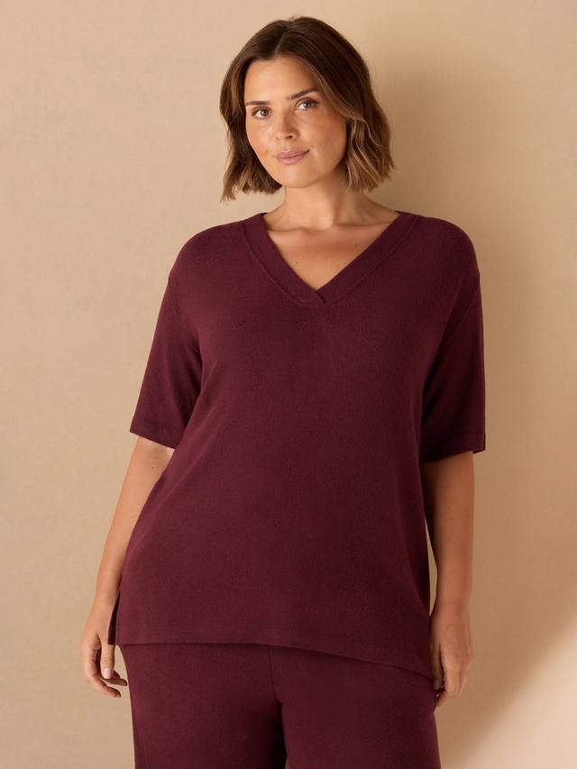 Футболка Curve Super Soft с V-образным вырезом Live Unlimited, Red
Футболка Curve Super Soft с V-образным вырезом Live Unlimited, Red