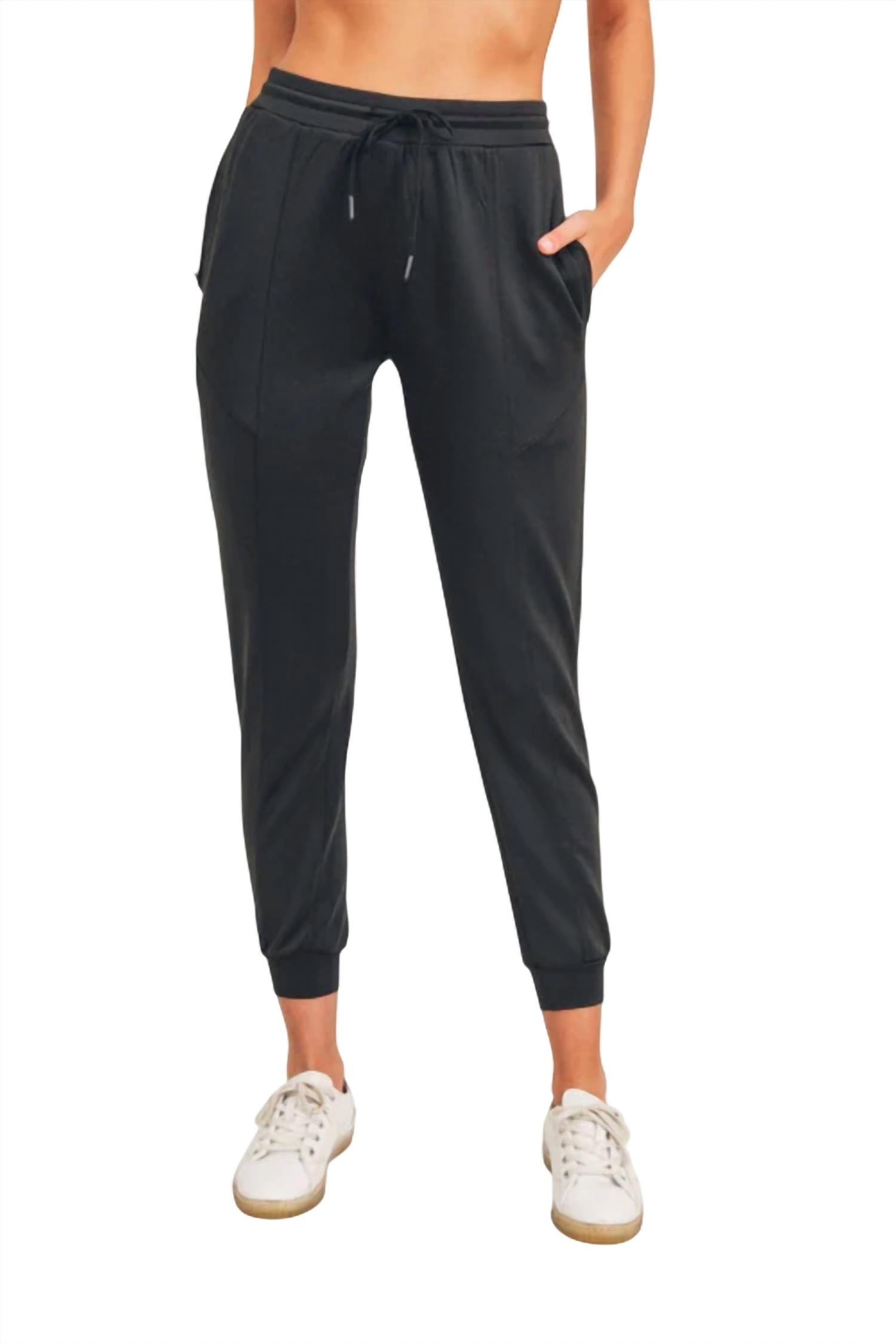 Джоггеры с застежкой-молнией на манжетах черного цвета mono b
Джоггеры с застежкой-молнией на манжетах черного цвета mono b