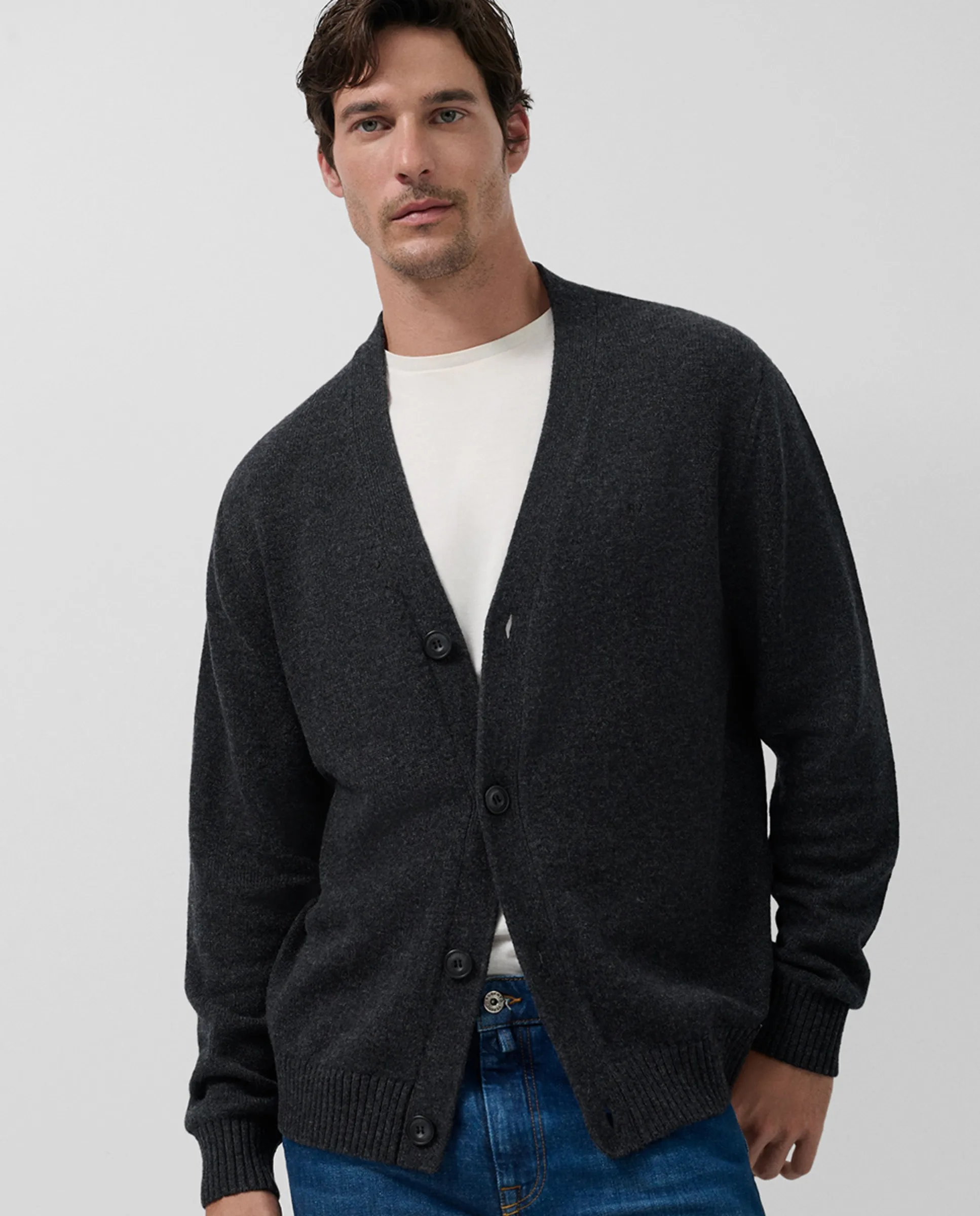 Мужская шерстяная/кашемировая вязаная куртка на пуговицах Roberto Verino, темно-серый
Мужская шерстяная/кашемировая вязаная куртка на пуговицах Roberto Verino, темно-серый