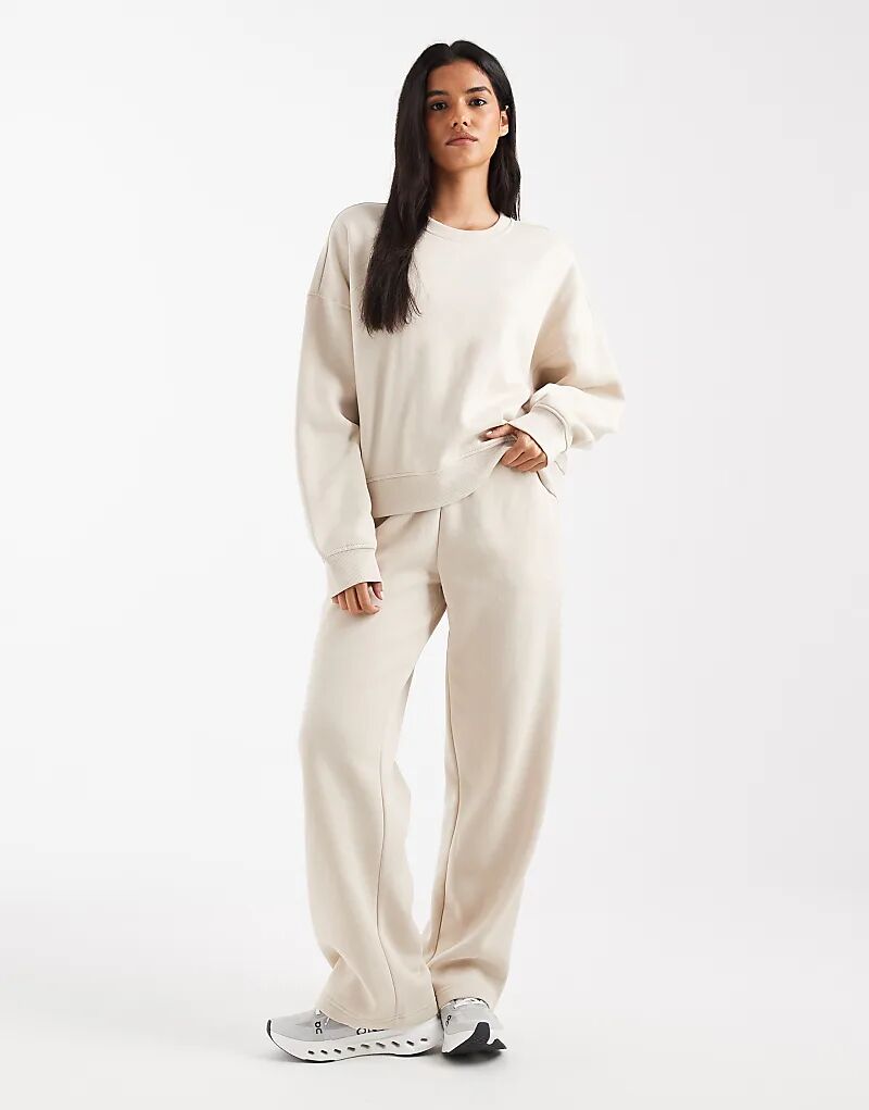 ONLY прямые брюки-джоггеры в камне
ONLY прямые брюки-джоггеры в камне