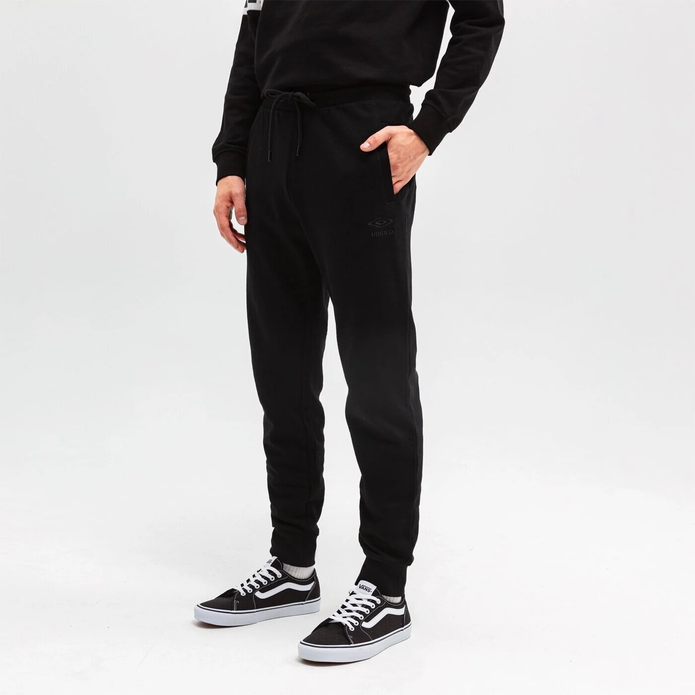 Брюки Umbro Ravel Gwillyn II, черный
Брюки Umbro Ravel Gwillyn II, черный