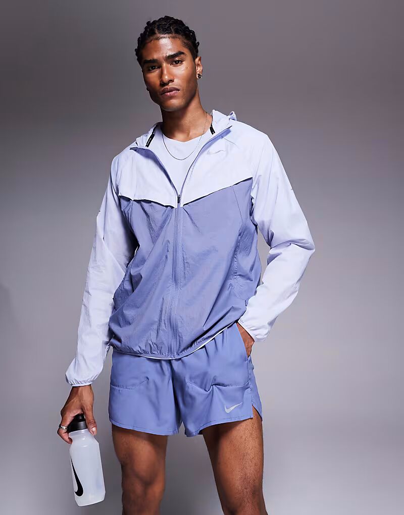 Куртка Running Stride синего цвета Nike Running
Куртка Running Stride синего цвета Nike Running