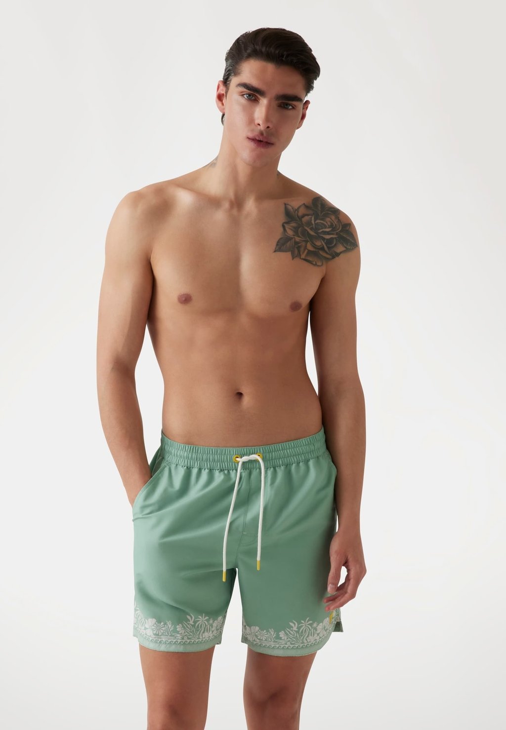 Шорты для плавания Guess, зеленый
Шорты для плавания Guess, зеленый