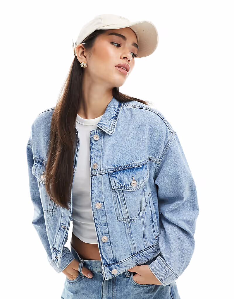 Укороченная джинсовая куртка Pimkie из светло-голубого денима
Укороченная джинсовая куртка Pimkie из светло-голубого денима