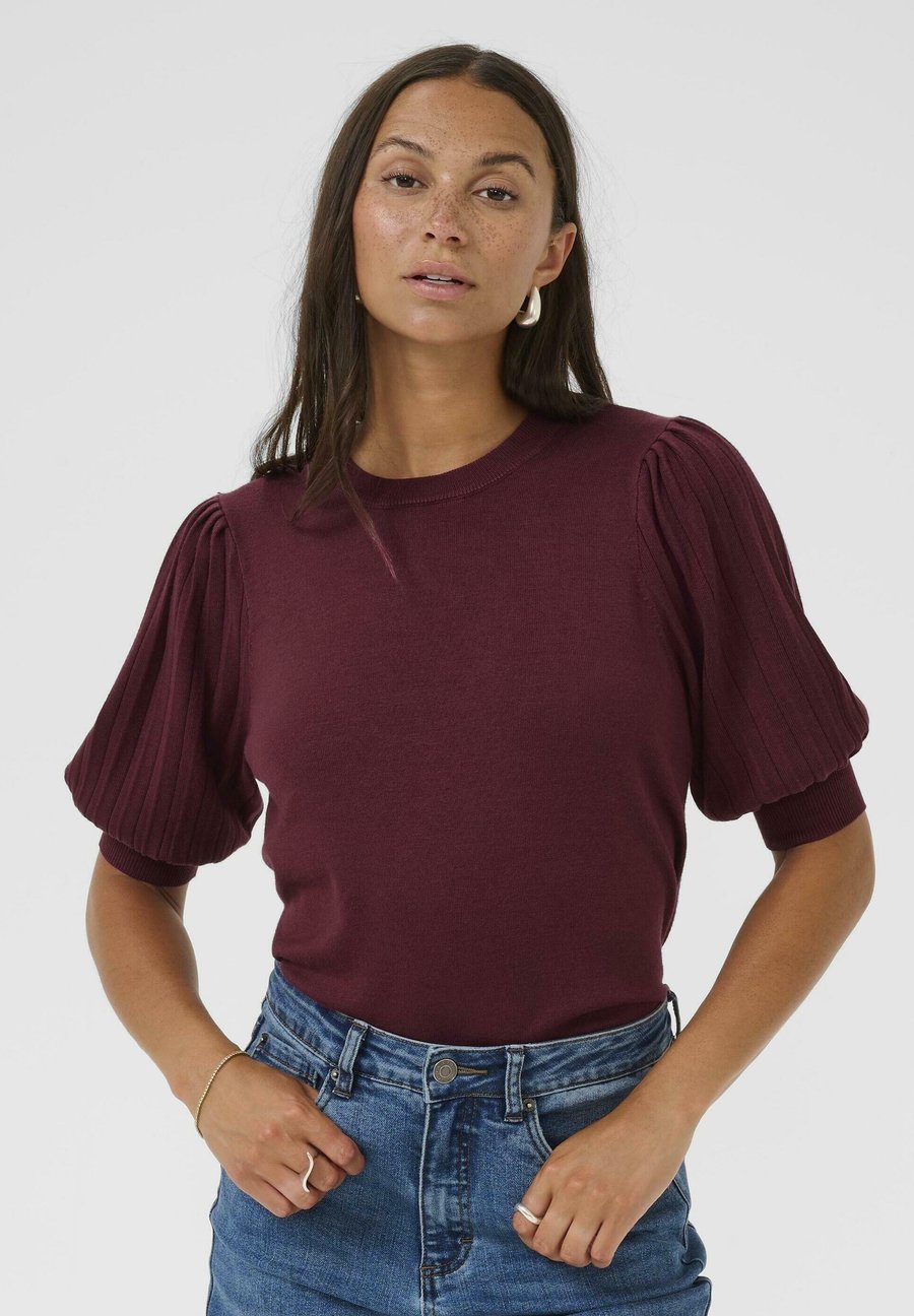 Футболка Kaffe Basic T-shirt, Windsor Wine/Bordeaux, Красный, Футболка Kaffe Basic T-shirt, Windsor Wine/Bordeaux
Футболка Kaffe Basic T-shirt, Windsor Wine/Bordeaux, Красный, Футболка Kaffe Basic T-shirt, Windsor Wine/Bordeaux