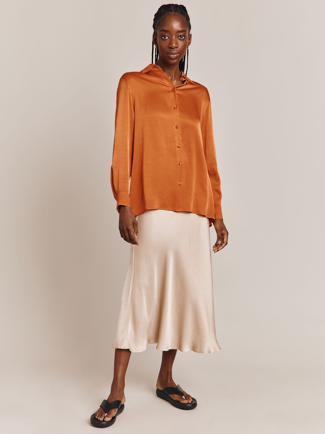 Атласная юбка-миди Ghost Luna, камень
Атласная юбка-миди Ghost Luna, камень