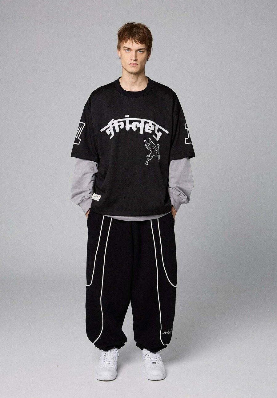 Топ Grimey DE MANGA, Black
Топ Grimey DE MANGA, Black