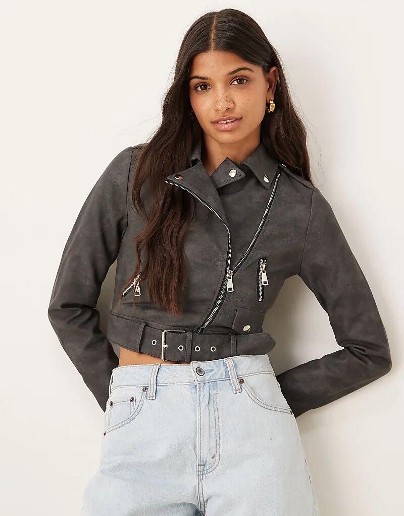 Гламурная укороченная куртка с поясом в античном черном цвете
Гламурная укороченная куртка с поясом в античном черном цвете