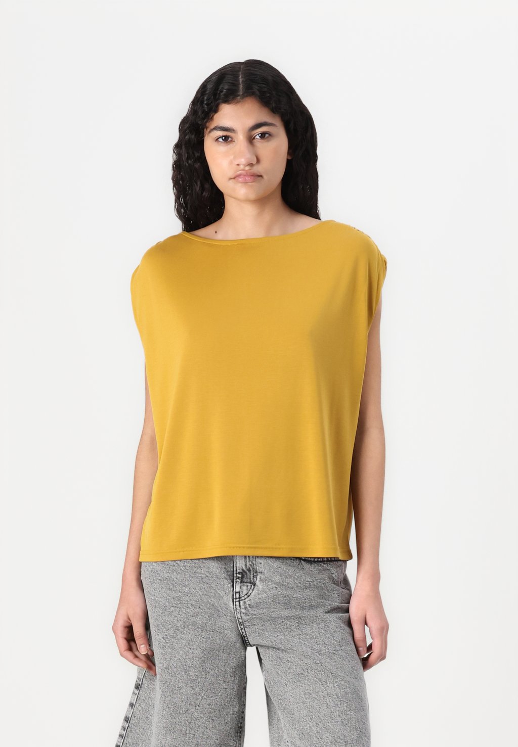 Базовая футболка VMELA Vero Moda, золотой
Базовая футболка VMELA Vero Moda, золотой