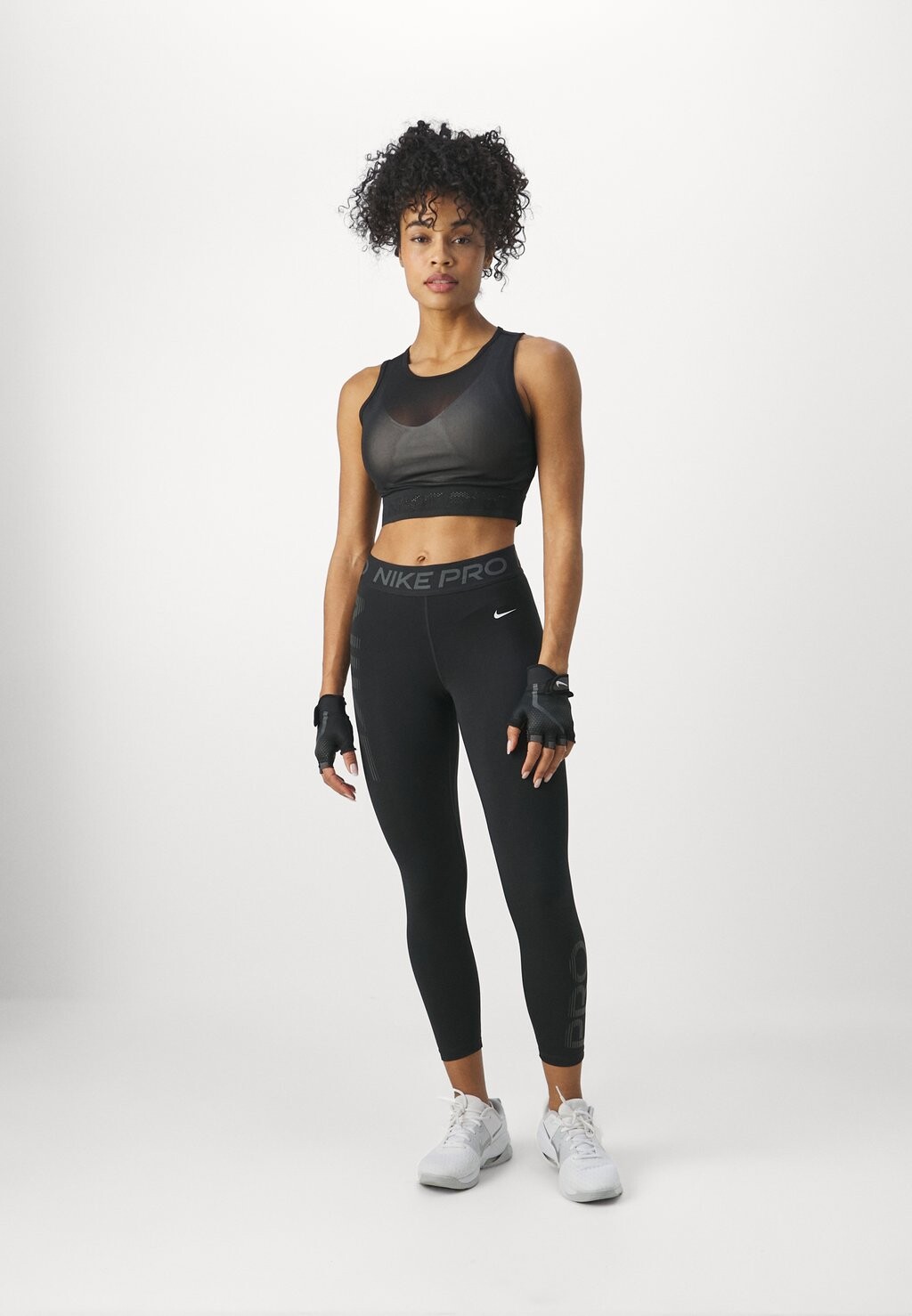 Топ Pro Tank Nike, черный/белый
Топ Pro Tank Nike, черный/белый