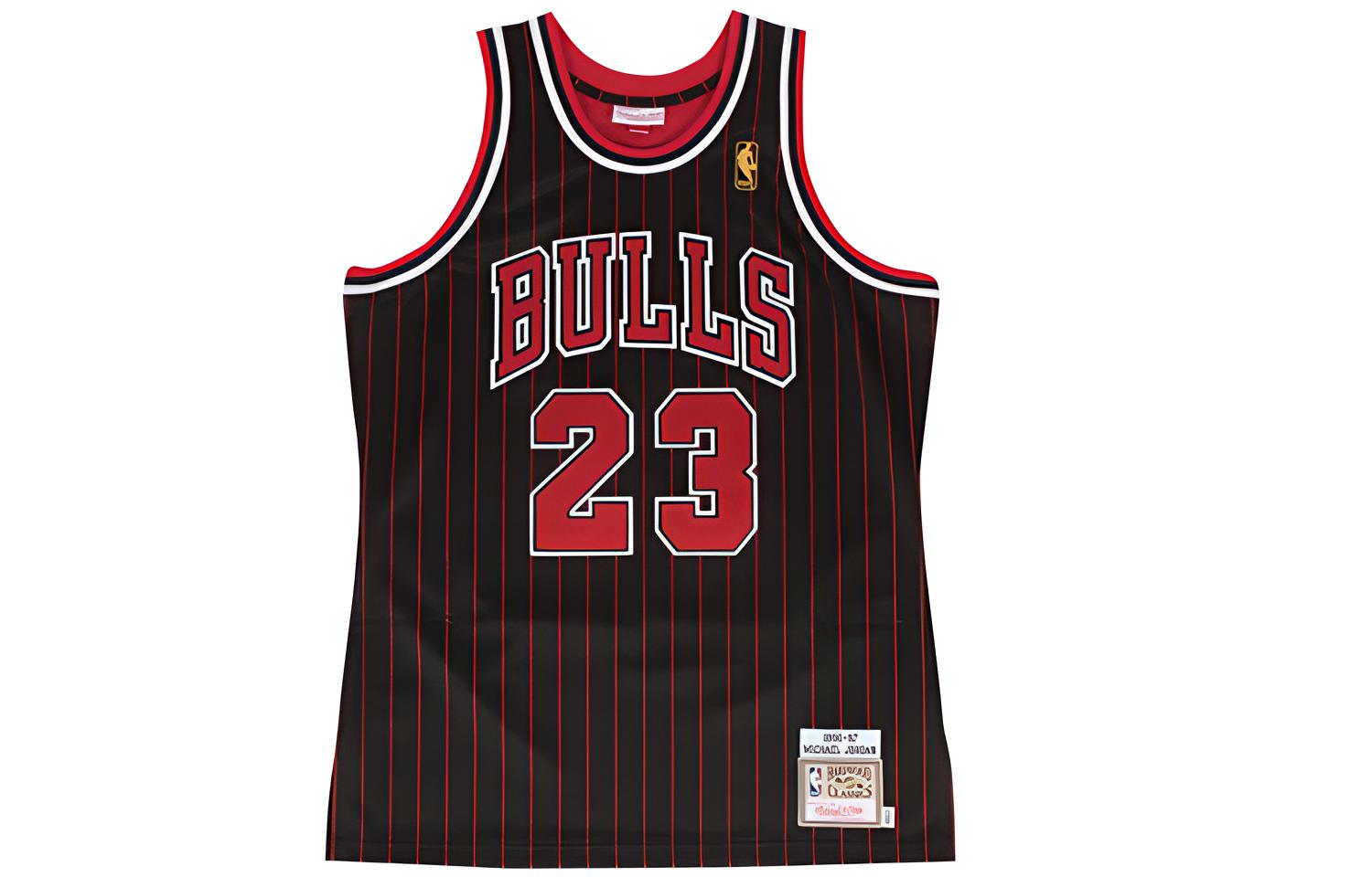 Майкл Джордан Чикаго Буллз 1996–97 Альтернативная аутентичная баскетбольная майка Mitchell & Ness
Майкл Джордан Чикаго Буллз 1996–97 Альтернативная аутентичная баскетбольная майка Mitchell & Ness