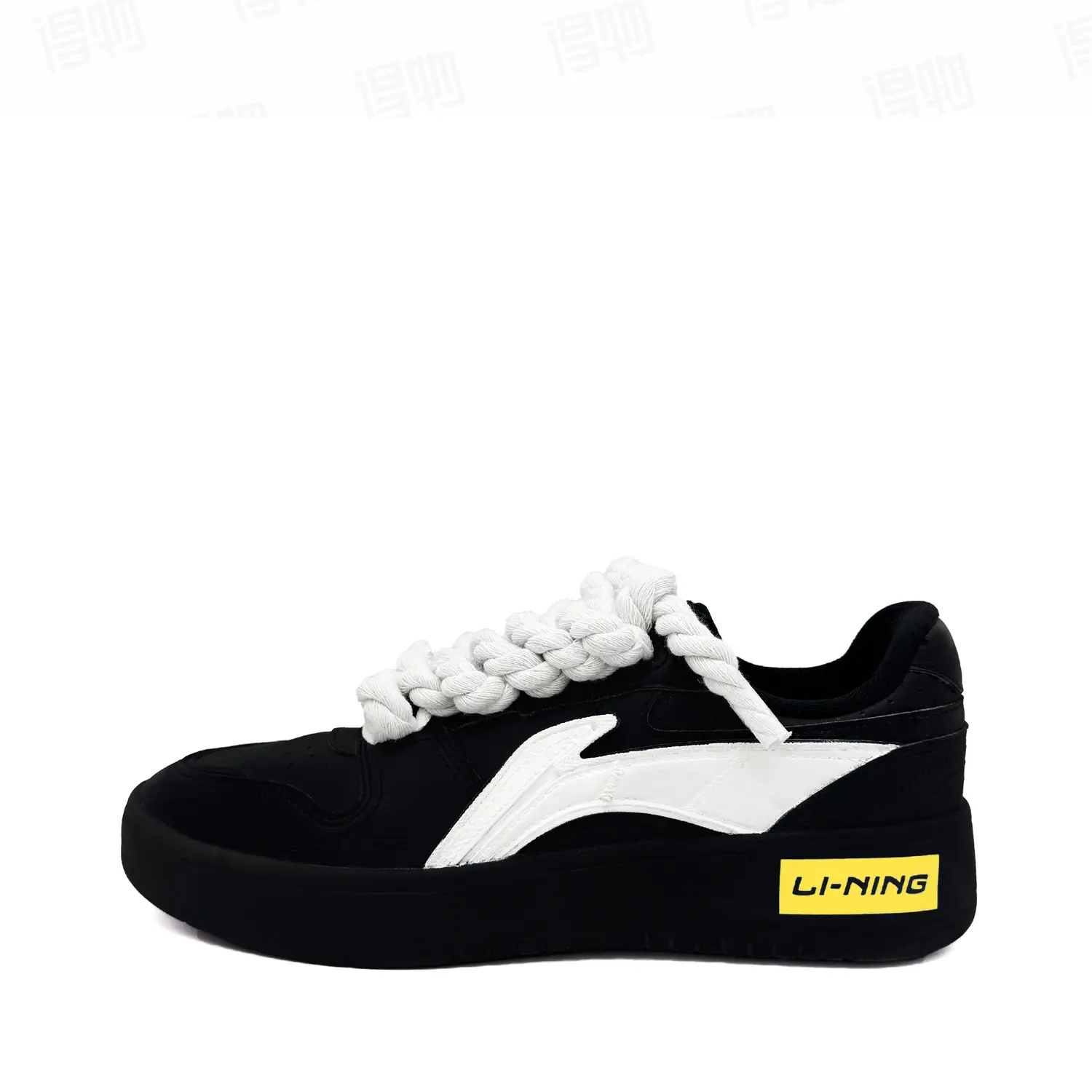 LINING Нескользящие износостойкие низкие кроссовки для скейтбординга мужские, черно-желтые
LINING Нескользящие износостойкие низкие кроссовки для скейтбординга мужские, черно-желтые