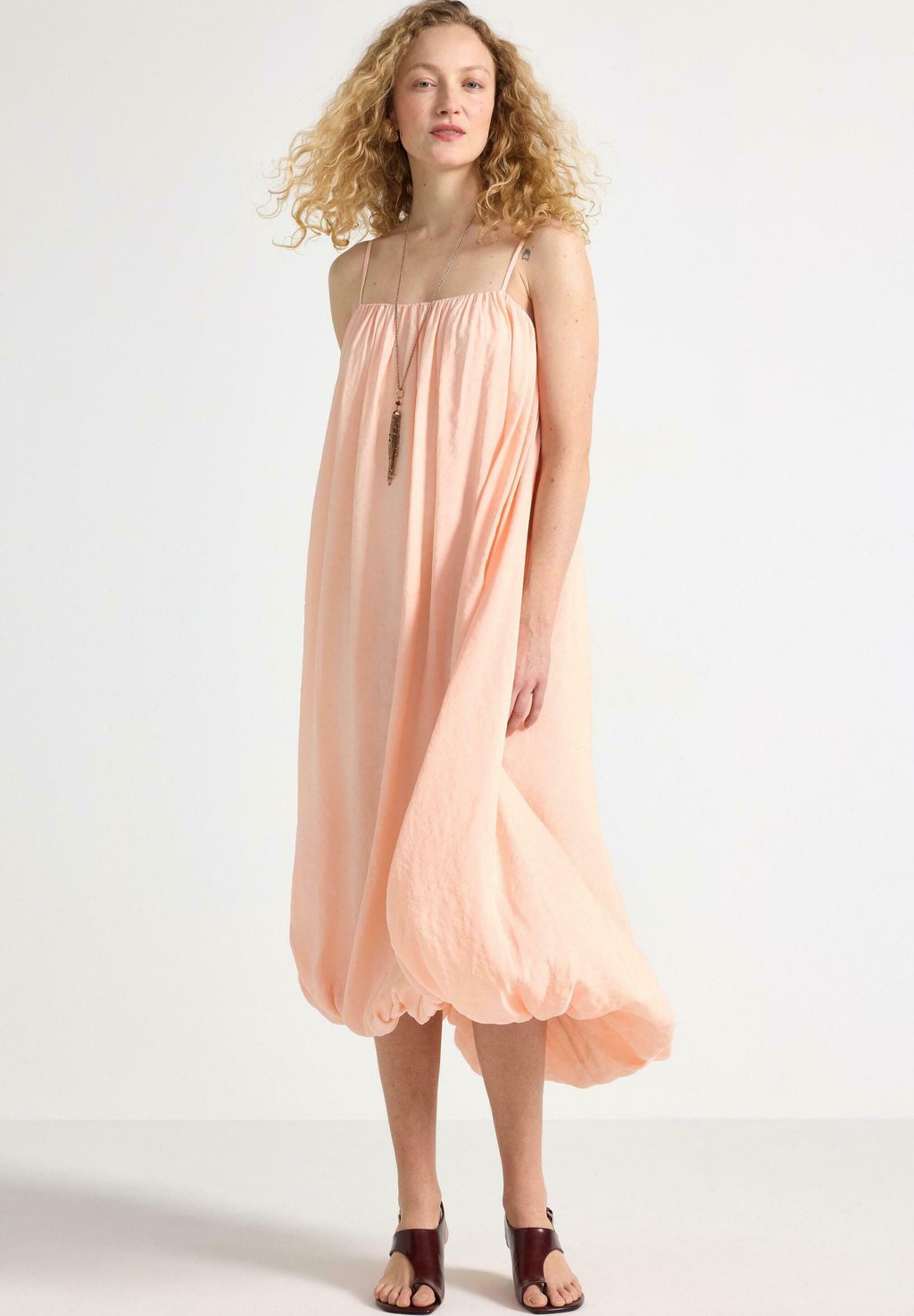 Повседневное платье BALLOON Lindex, коралловый
Повседневное платье BALLOON Lindex, коралловый