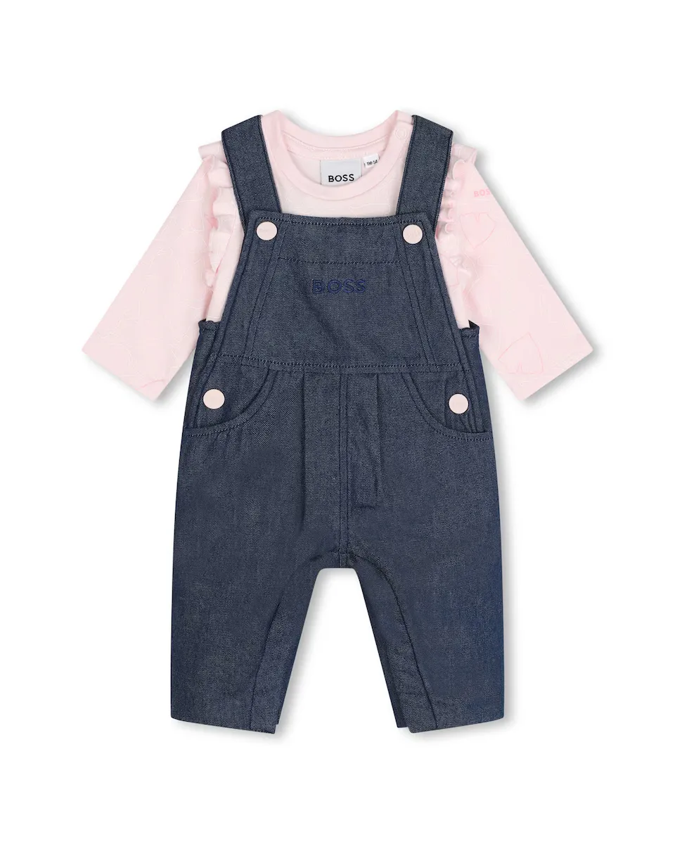 Комплект для девочки из футболки с рюшами и комбинезона BOSS Kidswear, темно-синий
Комплект для девочки из футболки с рюшами и комбинезона BOSS Kidswear, темно-синий