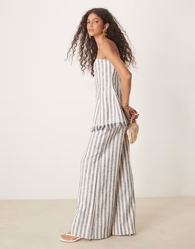 ASOS DESIGN брюки-букле в синюю полоску от дизайнера 
ASOS DESIGN брюки-букле в синюю полоску от дизайнера