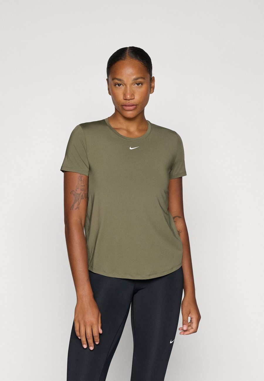 Спортивная футболка Nike Performance ONE CLASSIC TOP, Medium Olive/White/Olive
Спортивная футболка Nike Performance ONE CLASSIC TOP, Medium Olive/White/Olive