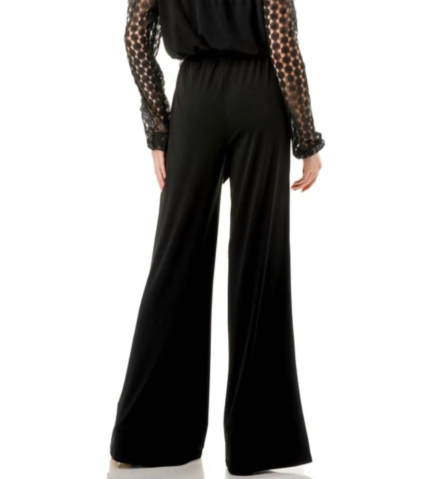 Черный комбинезон с кружевными рукавами Ariella
Черный комбинезон с кружевными рукавами Ariella