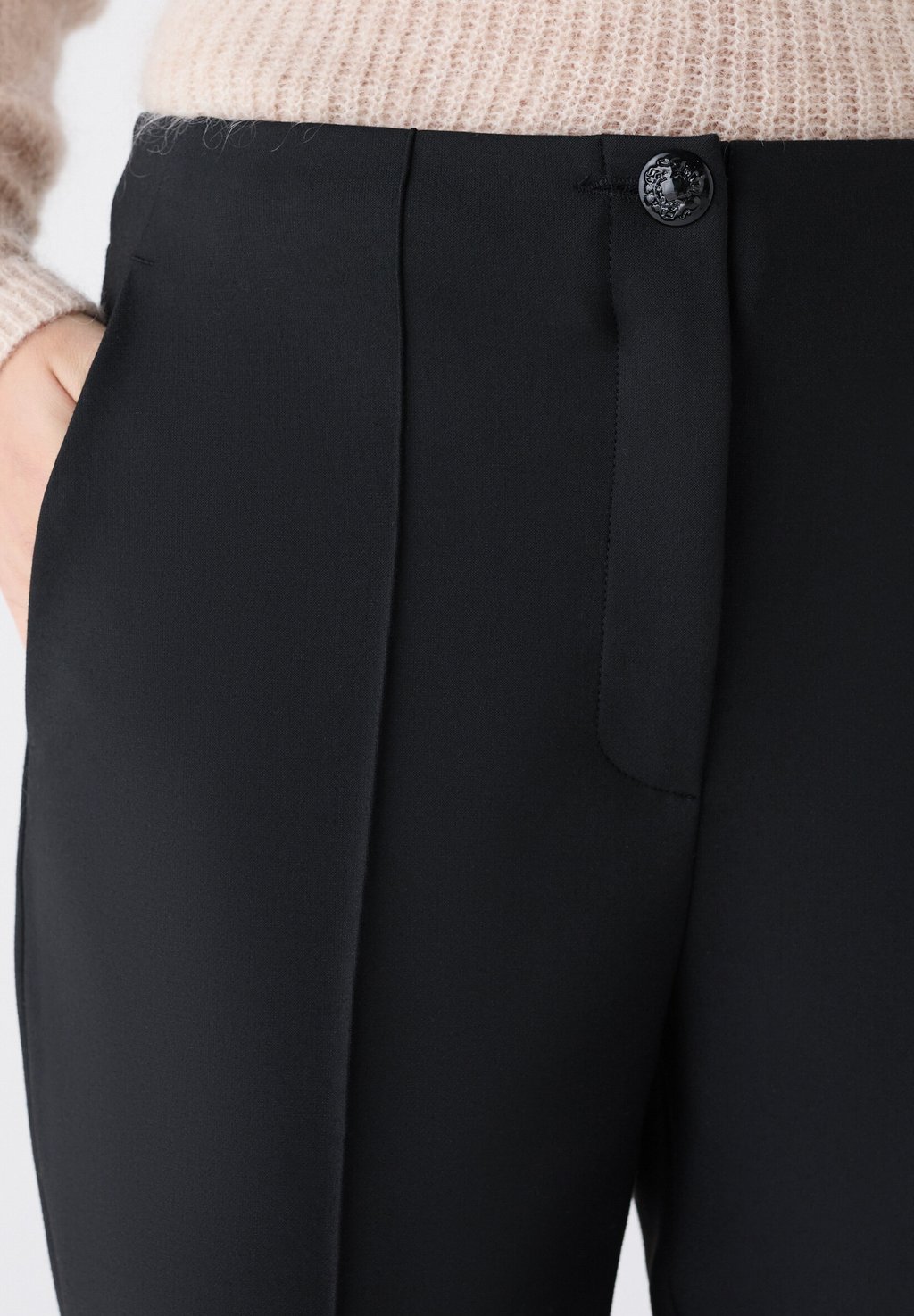 Брюки FRENCH BRAND FASHION ELEGANT MODERN Caroll, черный
Брюки FRENCH BRAND FASHION ELEGANT MODERN Caroll, черный