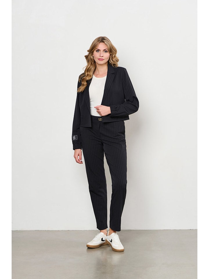 &Co Woman Черные брюки «Пола»
&Co Woman Черные брюки «Пола»